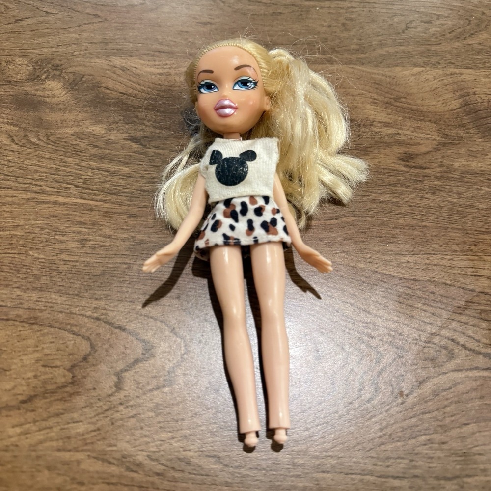 MGA Bratz Cloe Doll Y2K 2001 Blonde Hair Leopard Skirt Mickey Shirt 10in